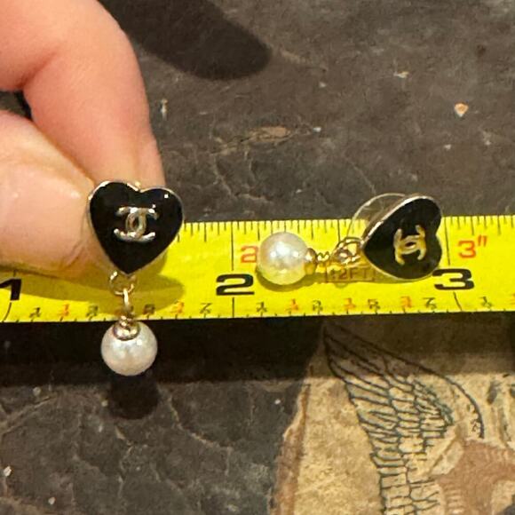 Chanel Vintage Black Heart and Faux Pearl Dangle Pierced Earrings 04A Authentic - Picture 4 of 7